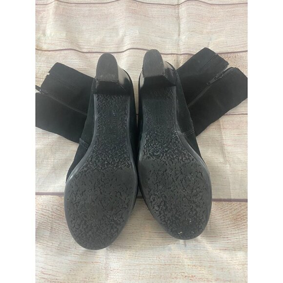 C La Canadienne Women's Black Suede Ankle Booties - 6 1/2M - Picture 6 of 12